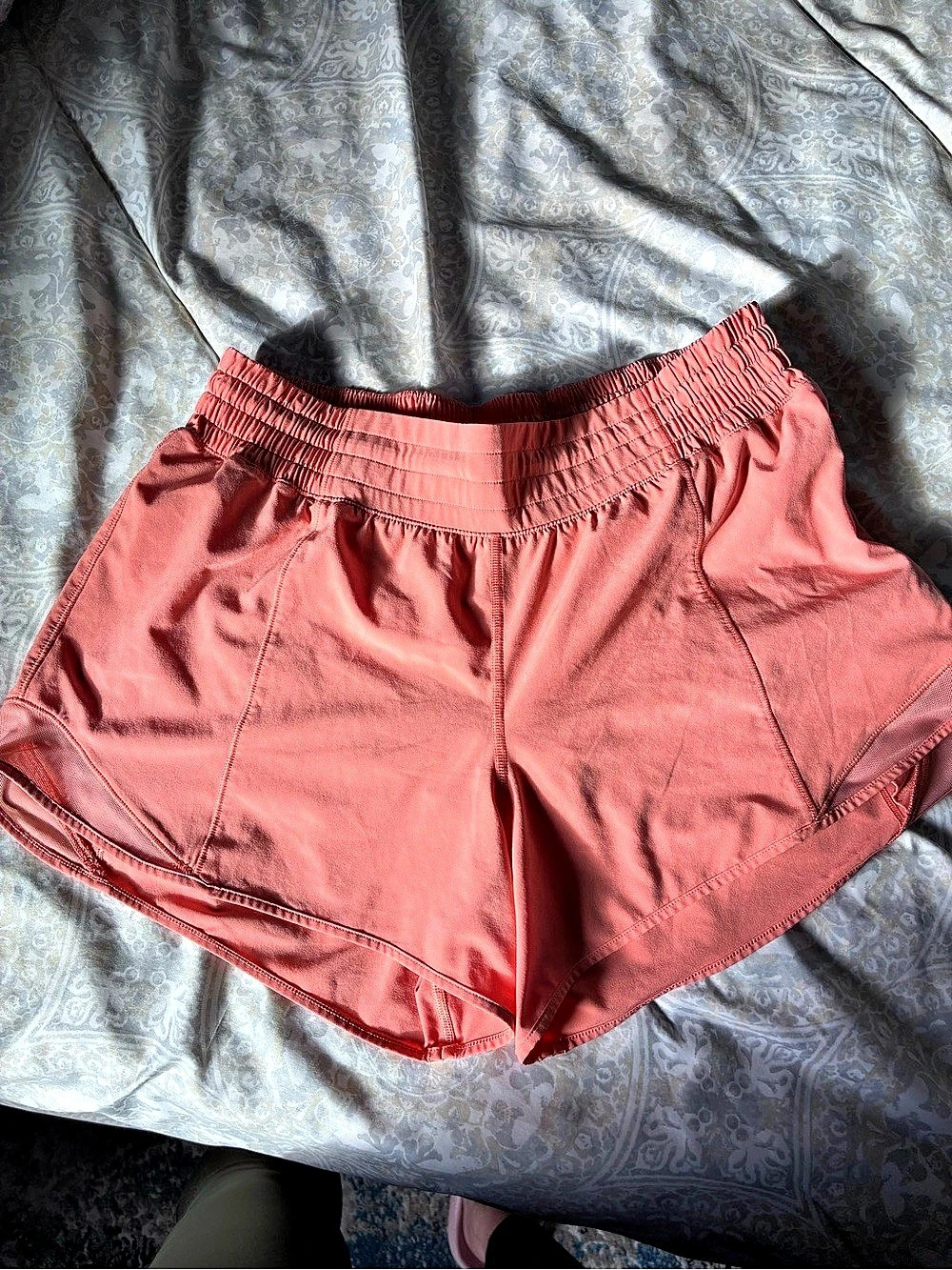 Lululemon Hotty Hot High-Rise Lined Short 4" Athletic Shorts coral 10